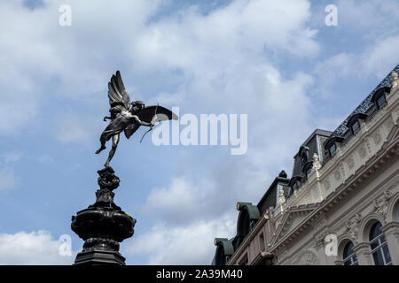 Statue des Eros (Amor), Picadilly Circus, London, England, Vereinigtes Königreich. Stockfoto