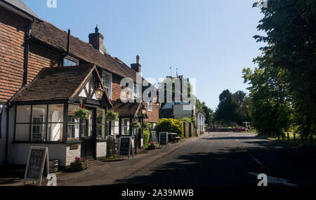 Die acht Glocken öffentlichen Haus im alten Dorf von Cranbrook, Kent, Großbritannien Stockfoto