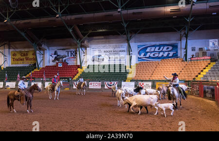 Szene aus Pawnee Bill's Wild West Show im Cowtown Coliseum im Stockyards District von Fort Worth, Texas Stockfoto