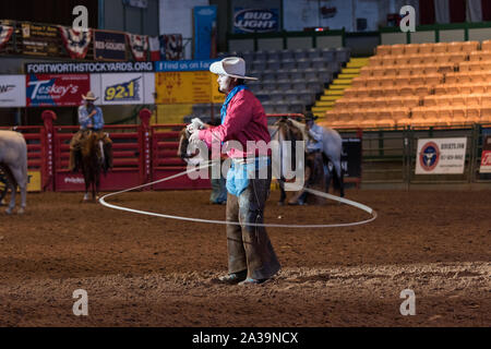 Szene aus Pawnee Bill's Wild West Show im Cowtown Coliseum im Stockyards District von Fort Worth, Texas Stockfoto