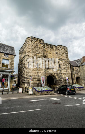 16, 07, 2019, Alnwick, Northumberland, Englan, Bondgate Turm Stockfoto