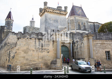 Uzès, Frankreich. 21. August 2019. Im 12. Jahrhundert Duché, oder herzoglichen Schloss. Credit: Mark Kerrison/Alamy leben Nachrichten Stockfoto