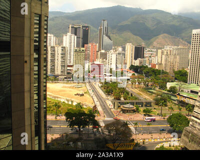Caracas Blick auf die Skyline von Central Park Komplex mit Avila Berg Stockfoto