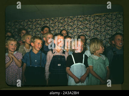 Schülerinnen und Schüler singen, Pie Town, New Mexico Stockfoto