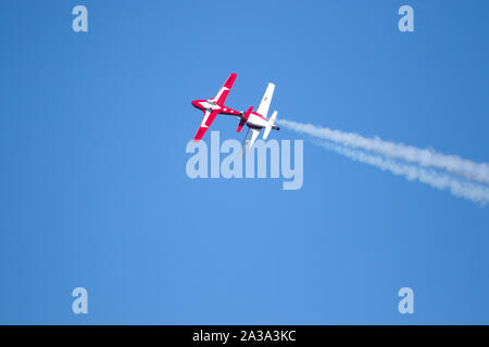 Royal Canadian Air Force die Snowbirds. Die in der Großen pazifischen Airshow Huntington Beach Kalifornien USA. Die größte Airshow in den USA Stockfoto