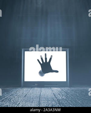 Die andere Dimension, Ghost hand aus TV-Bildschirm, 3D-Darstellung Stockfoto