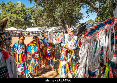 Powwow. Native Americans aus Hunderten von Stämmen der ganzen westlichen und südwestlichen Staaten in Santa Ynez Chumasch sammeln Inter-Tribal Pow Wow. Stockfoto