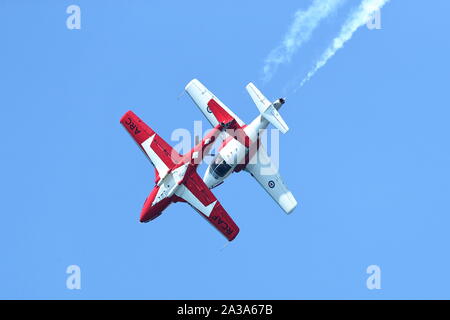 Kanadische Streitkräfte Snowbirds an der großen pazifischen Airshow in Huntington Beach, Kalifornien am 4. Oktober, 2019 Stockfoto