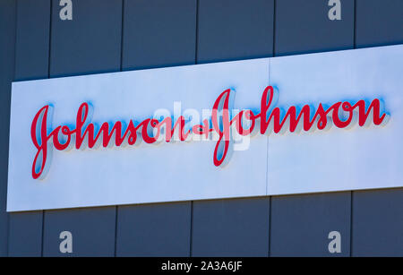 Johnson&Johnson Zeichen an multinationales Unternehmen mit Sitz in Silicon Valley. J&J ist in New Brunswick, New Jersey mit Sitz Stockfoto