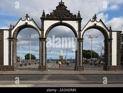 Ponta Delgada, Azoren, Portugal - 14. September 2019: Portas da Cidade (Tore in die Stadt) - historische Eingang der Stadt Ponta Delgada auf Sao Mig Stockfoto