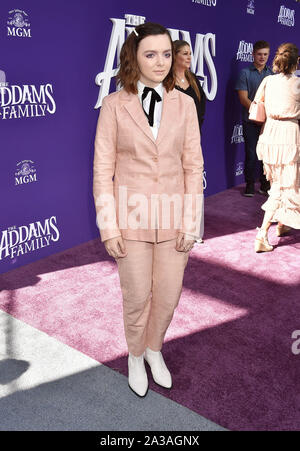 CENTURY CITY, CA - Oktober 06: Elsie Fisher nimmt an der Premiere von MGM "Die Addams Family" am Westfield Century City AMC am Oktober 06, 2019 in Los Angeles, Kalifornien. Stockfoto