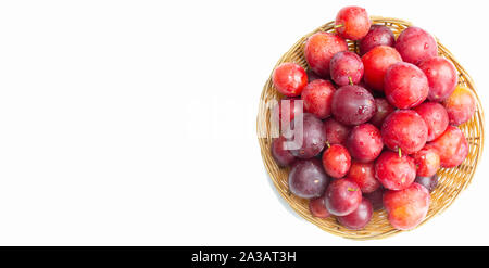 Eine Menge Pflaumen closeup auf weißem Hintergrund Stockfoto