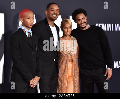 Oktober 6, 2019, Hollywood, Kalifornien, USA: Jaden Smith, Will Smith, Jada Pinkett Smith und Trey Smith kommt für die Premiere des Films "Gemini Man" an der chinesischen Theater. (Bild: © Lisa O'Connor/ZUMA Draht) Stockfoto