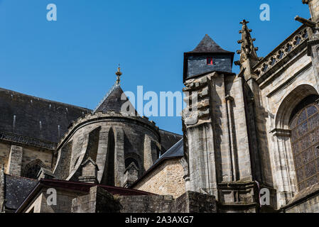 Low Angle View der Kathedrale des Heiligen Petrus in Vannes, Bretagne, Frankreich Stockfoto