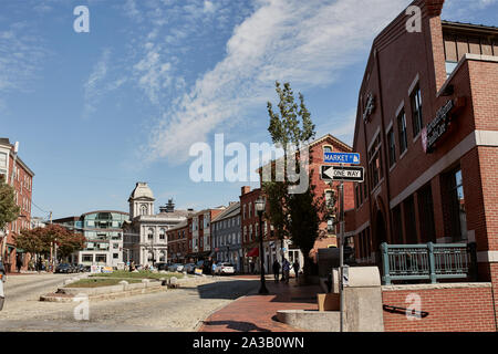 Portland, Maine - 26. September 2019: Fassade aus Backstein Gebäude im historischen Alten Hafen von Portland, Maine. Stockfoto
