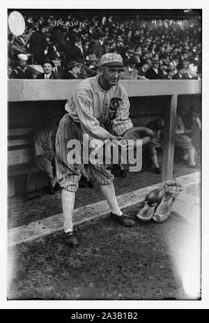 Shoeless Joe Jackson, die sich als Blickfang, Chicago AL (Baseball) Stockfoto