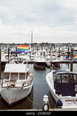 Portland, Maine - 26. September 2019: Boote am Hafen im Alten Hafen von Portland, Maine angedockt. Stockfoto