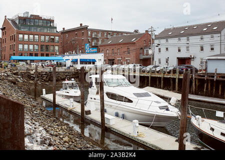 Portland, Maine - 26. September 2019: der kommerzielle Fischfang Wharf im Alten Hafen von Portland, Maine. Stockfoto