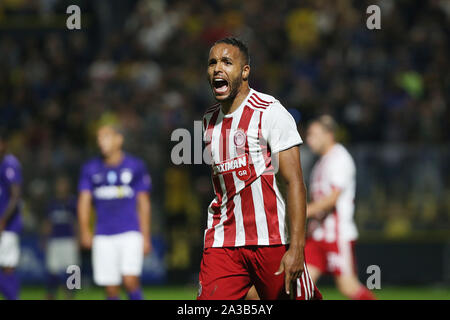 Oktober 6, 2019, Thessaloniki, Griechenland: Olympiakos Piräus FC Spieler Youssef El Arabi feiert nach dem Scoring ein Tor während eines Fußballspiels zwischen Aris FC und Olympiakos Piräus FC. Fußballspiel zwischen Aris FC und Olympiakos Piräus FC (Credit Bild: © giannis Papanikos/ZUMA Draht) Stockfoto