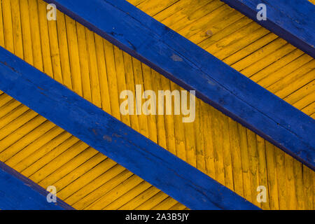 Detail der Decke der Eingang des Norbulingka Palast, ehemaligen Sommerpalast des Dalai Lama in Lhasa, Tibet. Ein UNESCO Weltkulturerbe. Stockfoto