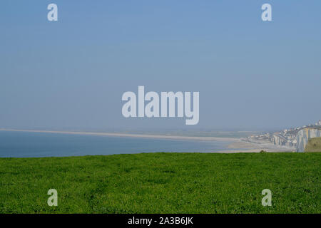 Les Falaises entre le Saint-Pierre et Mers-les-Bains, chemins de randonnée avec vue sur la Mer, La Baie de Somme, Ault, Onival, Cayeux-sur-Mer Stockfoto