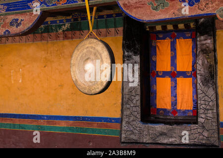 Der Jokhang Tempel wurde gegründet um 1652 N.CHR. Es ist der heiligste buddhistische Tempel in Tibet und ist Teil der historischen Ensemble des Potala Pa Stockfoto