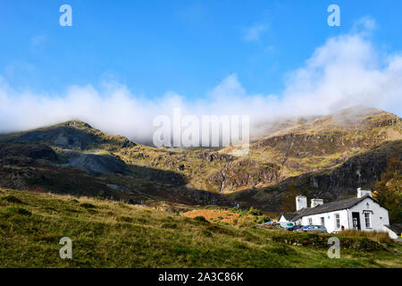 Die Jugendherberge unter dem alten Mann von Coniston in die coppermines Tal, Coniston, Lake District, Cumbria Stockfoto