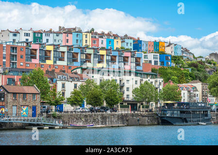 Bunte Häuser auf den Hafen bei Hotwells in Bristol, England, Großbritannien Stockfoto