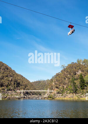 Tasmanien, Australien - 15. FEBRUAR 2019: Die SESSELBAHN am Cataract Gorge bei Launceston, Tasmanien, ist die längste Lebensdauer Sessellift in der Welt. Stockfoto