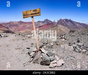 Dramatische bergszenerie an der Palomani Pass. Ausangate, Cusco, Peru Stockfoto