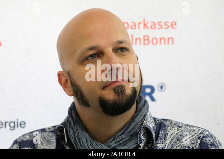 Köln, Deutschland. 07 Okt, 2019. Pit Hupperten, Sänger und Gitarrist der Band Bläck Fööss. Die Bläck Fööss ihr 50-jähriges Jubiläum im nächsten Jahr feiern. Credit: Oliver Berg/dpa/Alamy leben Nachrichten Stockfoto