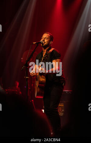 Kopenhagen, Dänemark. 06 Okt, 2019. Der englische Sänger, Songwriter und Musiker James Morrison führt ein Live Konzert bei VEGA in Kopenhagen. (Foto: Gonzales Foto/Alamy leben Nachrichten Stockfoto