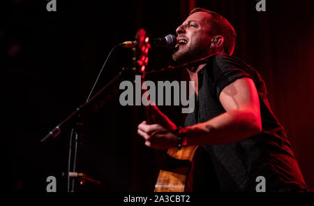 Kopenhagen, Dänemark. 06 Okt, 2019. Der englische Sänger, Songwriter und Musiker James Morrison führt ein Live Konzert bei VEGA in Kopenhagen. (Foto: Gonzales Foto/Alamy leben Nachrichten Stockfoto