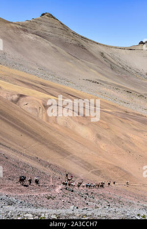 Dramatische bergszenerie an der Palomani Pass. Ausangate, Cusco, Peru Stockfoto