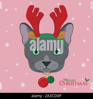 Weihnachten Grußkarte. Russisch Blau Katze mit Rentier Hörner und Christmas Bells Stock Vektor