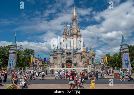 Orlando, Florida. September 23, 2019. Panoramablick von Cinderella Castle im Magic Kigndom Stockfoto