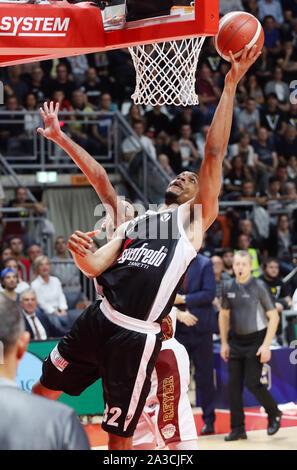 Vince Hunter, Virtus Bologna, während segafredo Segafredo Virtus Bologna Vs Umana Reyer Venezia, Bologna, Italien, 06 Okt 2019, Basketball italienische Ba Stockfoto