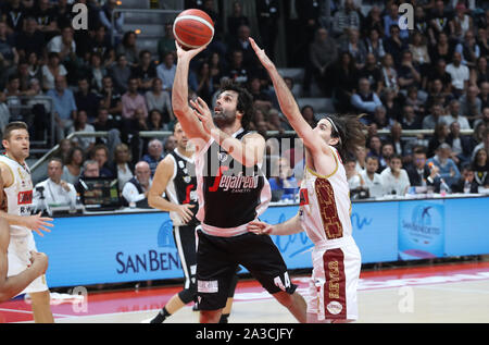 Milos teodosic, Virtus Bologna, während segafredo Segafredo Virtus Bologna Vs Umana Reyer Venezia, Bologna, Italien, 06 Okt 2019, Basketball Italienisch Stockfoto