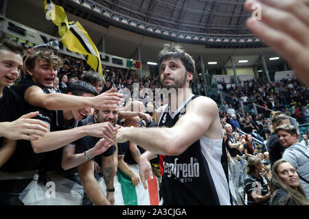 Das Glück von Stefan Markovic, Virtus Bologna, während segafredo Segafredo Virtus Bologna Vs Umana Reyer Venezia, Bologna, Italien, 06 Okt 2019, B Stockfoto