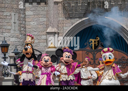 Orlando, Florida. September 25, 2019. Mickeys Royal Freundschaft Faire-Show auf Cinderella Schloss in Magic Kingdom Stockfoto