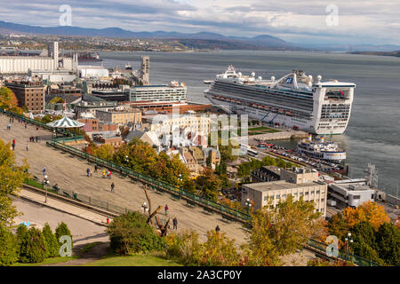 Quebec City, Kanada - 4. Oktober 2019: Caribbean Princess Kreuzfahrtschiff der Quebec Cruise Ship Terminal angedockt Stockfoto