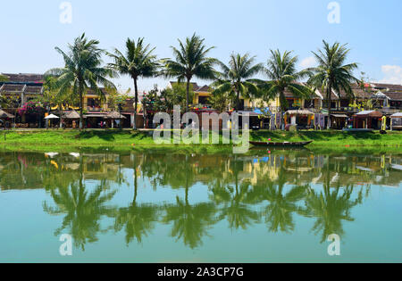 Boote in Thu Bon Fluss in Hoi An, Vietnam, 2019. Stockfoto