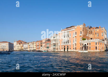 Canal Grande, Venedig, Venetien, Italien bei Sonnenaufgang in Richtung San Polo suchen Stockfoto