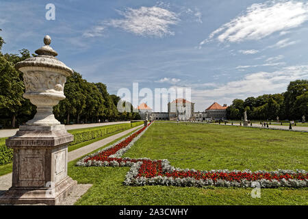 München, Deutschland. 6. August 2019. Schloss Nymphenburg war einst die Sommerresidenz der Kurfürsten und Könige von Bayern Stockfoto