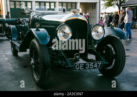 1929 Bentley 4 ½-Liter Tourer im Bicester Erbe Sonntag Jagt am 6. Oktober 2019. Stockfoto