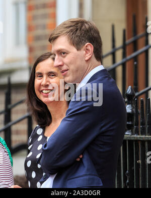 Thomas Borwick (links), IT- und wahldaten Spezialist, Direktor des Kanto Systeme am Hauptsitz des Unternehmens in der Großen College Street, London, verbunden mit Cambridg Stockfoto