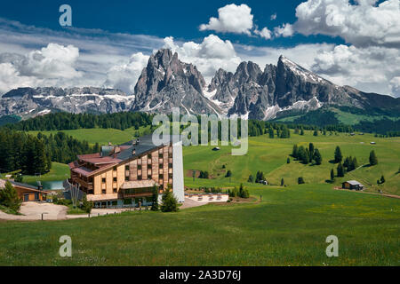 Die Landschaft rund um Seiser Alm, die größte in Europa. In den Dolomiten, Südtirol Stockfoto