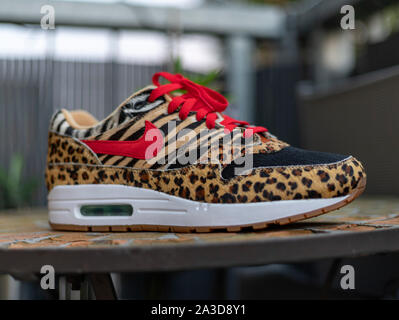 nike airmax 1 safari
