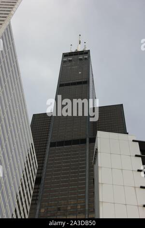 Sears Tower, aka Willis Tower, in der Innenstadt von Chicago, Illinois, USA Stockfoto
