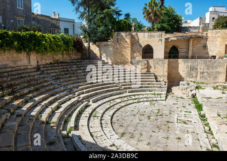 Römisches Theater (Teatro Romano) in Lecce, Apulien (Puglia) im südlichen Italien Stockfoto